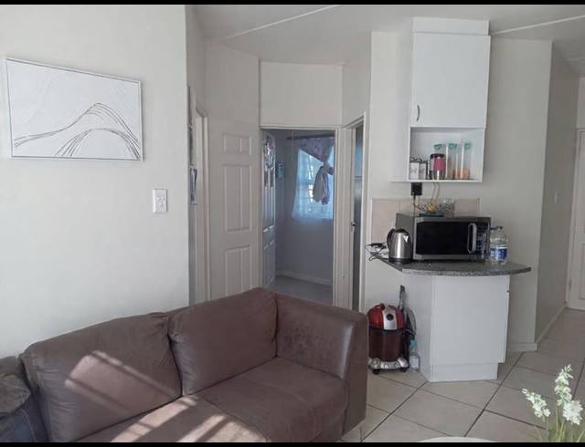 2 BEDROOM PROPERTY TO RENT IN STELLENDALE